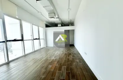 Office Space - Studio - 1 Bathroom for rent in Seef - Capital Governorate