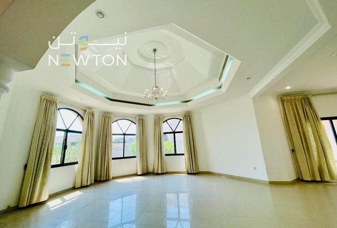 982669 - Property Image 2