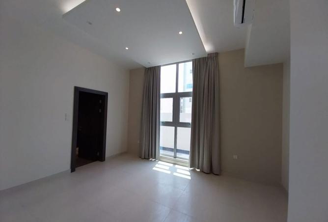 960704 - Property Image 2