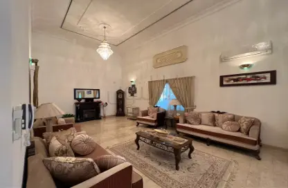 Villa - 4 Bedrooms - 5 Bathrooms for sale in Tubli - Central Governorate