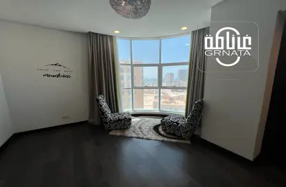 Empty Room image for: Apartment - 1 Bedroom - 2 Bathrooms for rent in Seef - Capital Governorate, Image 1