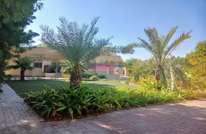 Garden image for: Villa - 4 Bedrooms - 3 Bathrooms for rent in Janabiya - Northern Governorate, Image 1