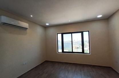Apartment - 2 Bedrooms - 3 Bathrooms for rent in Hamad Town - Northern Governorate
