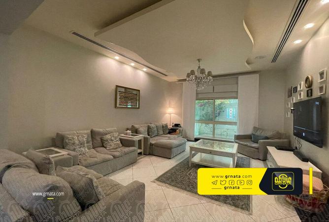 748686 - Property Image 3