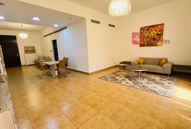 971721 - Property Image 2