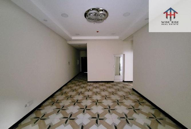 987407 - Property Image 2