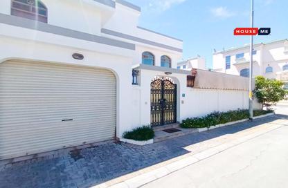 Villa - 5 Bedrooms - 4 Bathrooms for rent in Zinj - Manama - Capital Governorate
