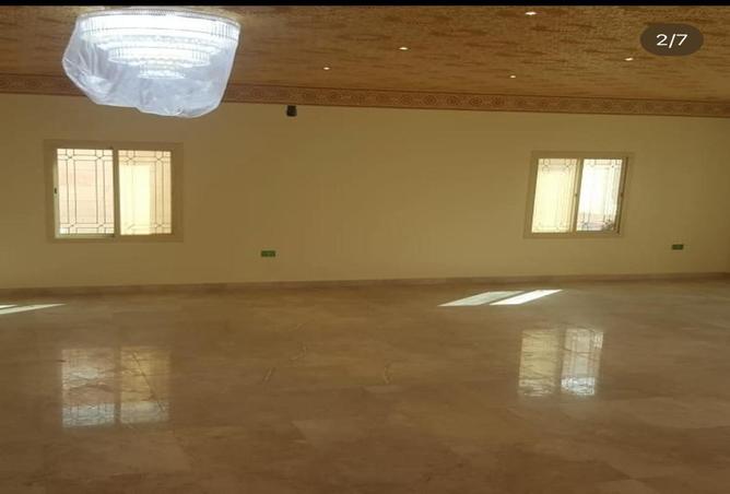 954882 - Property Image 2