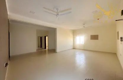 شقة - 2 غرف نوم - 3 حمامات للايجار في قلالي - المحرق