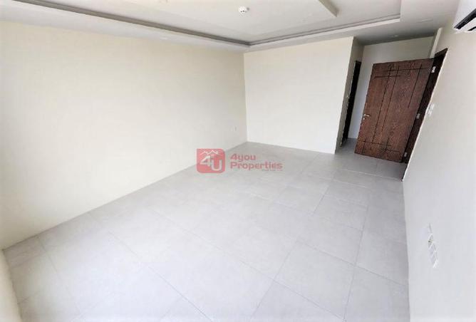 895645 - Property Image 2