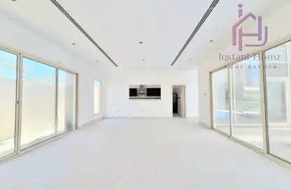 Villa - 4 Bedrooms - 4 Bathrooms for rent in Saar - Northern Governorate