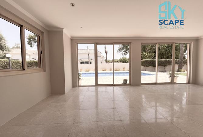 956554 - Property Image 2