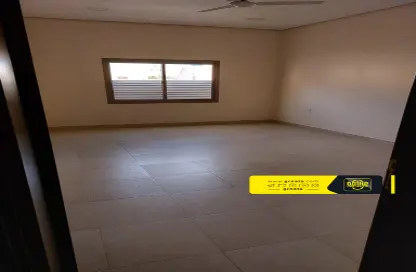 Empty Room image for: Apartment - 2 Bedrooms - 2 Bathrooms for rent in Bani Jamra - Northern Governorate, Image 1