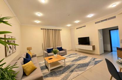 Apartment - 2 Bedrooms - 3 Bathrooms for rent in Busaiteen - Muharraq Governorate