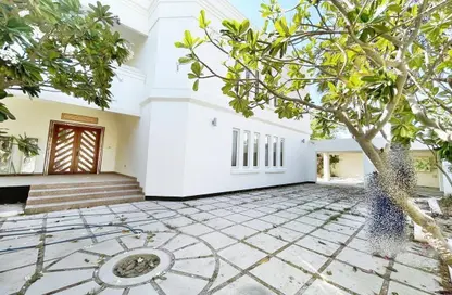 Villa - 5 Bedrooms - 5 Bathrooms for rent in Tubli - Central Governorate