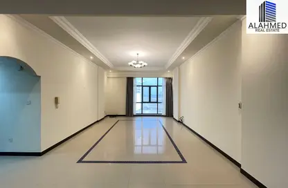 Apartment - 3 Bedrooms - 3 Bathrooms for rent in Al Juffair - Capital Governorate