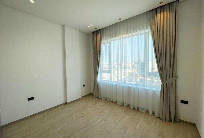 988273 - Property Image 3