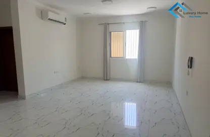 Apartment - 2 Bedrooms - 2 Bathrooms for rent in Busaiteen - Muharraq Governorate