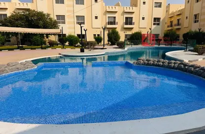 Compound - 4 Bedrooms - 4 Bathrooms for rent in Saar - Northern Governorate