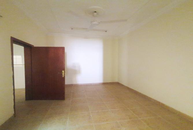 963605 - Property Image 2