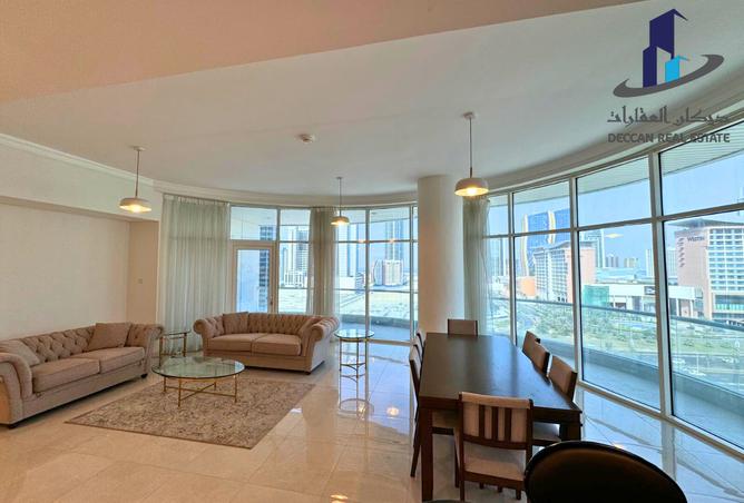 Apartment - 2 Bedrooms - 3 Bathrooms for rent in Sanabis - Manama - Capital Governorate