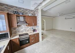 صورةمطبخ لـ: شقة - 2 غرف نوم - 2 حمامات للكراء في سار - المحافظة الشمالية, صورة 1