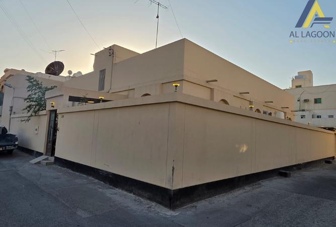 Villa - 7+ Bedrooms - 6 Bathrooms for sale in Bu Kowarah - Riffa - Southern Governorate