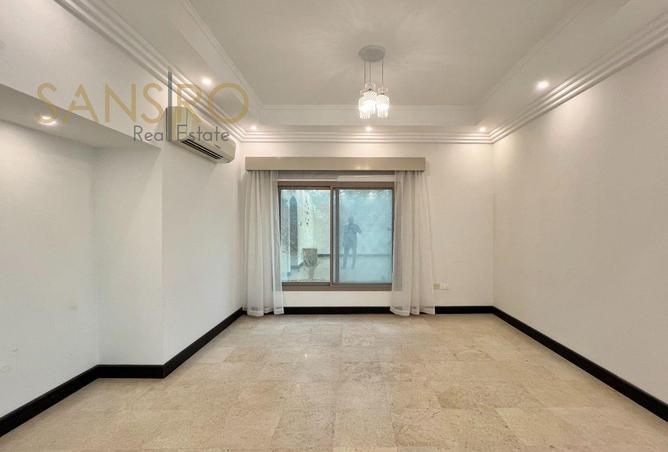 988668 - Property Image 2