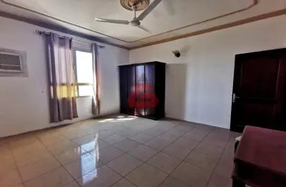 Empty Room image for: Apartment - 2 Bedrooms - 2 Bathrooms for rent in Gufool - Manama - Capital Governorate, Image 1
