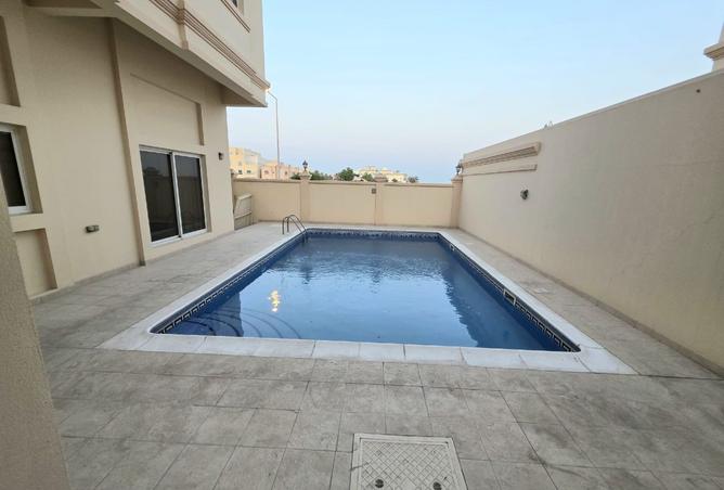 956288 - Property Image 2