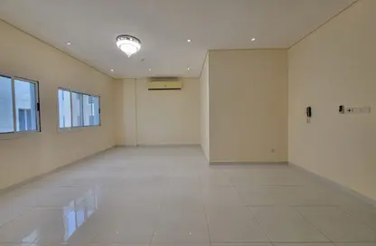 Apartment - 2 Bedrooms - 3 Bathrooms for rent in Hidd - Muharraq Governorate