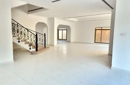 فيلا - 4 غرف نوم - 5 حمامات للايجار في سار - المحافظة الشمالية