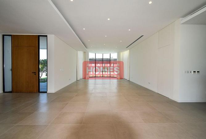 951163 - Property Image 2