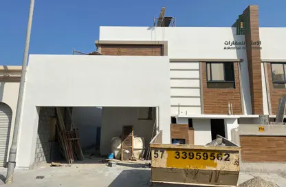 Villa - 4 Bedrooms - 5 Bathrooms for sale in Isa Town - Central Governorate