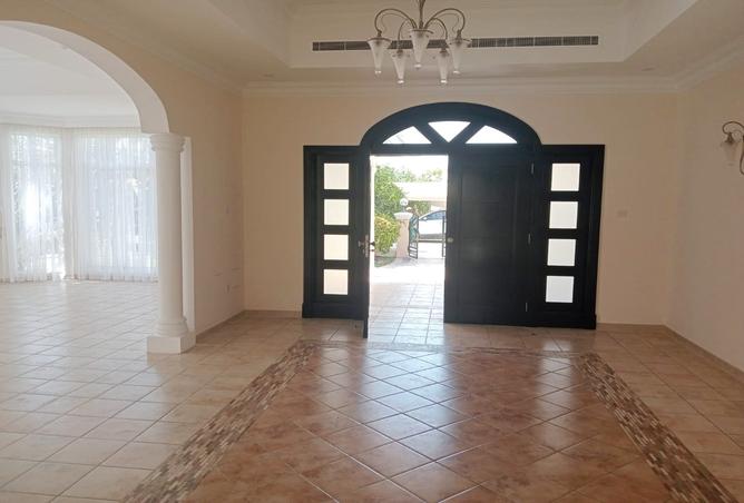 972353 - Property Image 2