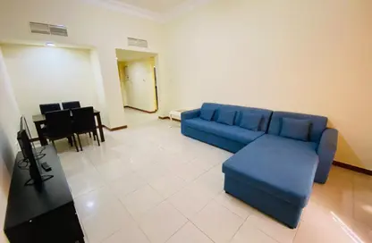 Apartment - 2 Bedrooms - 2 Bathrooms for rent in Mahooz - Manama - Capital Governorate