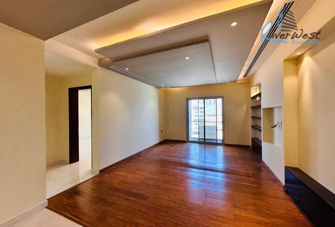 992144 - Property Image 2