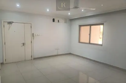 Apartment - 3 Bedrooms - 3 Bathrooms for rent in Tubli - Central Governorate