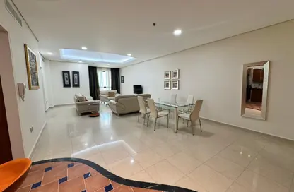 Apartment - 2 Bedrooms - 3 Bathrooms for rent in Al Juffair - Capital Governorate