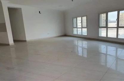 Office Space - Studio - 3 Bathrooms for rent in Hidd - Muharraq Governorate