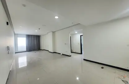 Apartment - 2 Bedrooms - 2 Bathrooms for rent in Busaiteen - Muharraq Governorate
