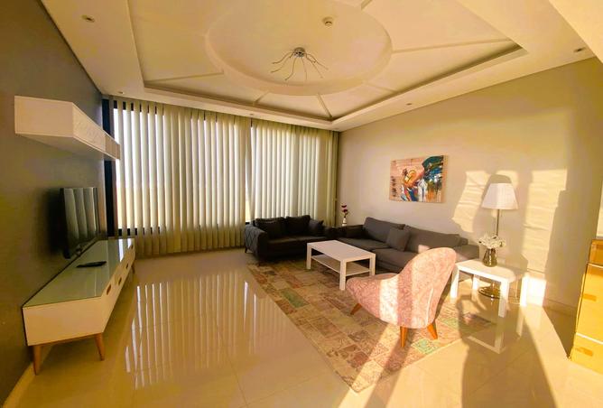 956114 - Property Image 2