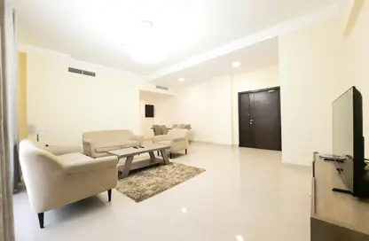 Apartment - 2 Bedrooms - 2 Bathrooms for rent in Al Juffair - Capital Governorate