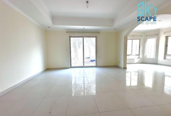 976593 - Property Image 2