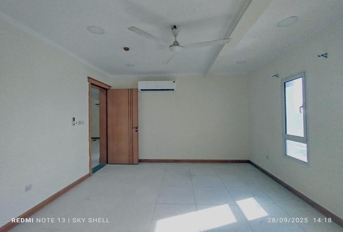 957574 - Property Image 2