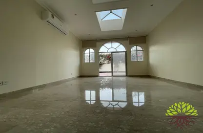 Empty Room image for: Villa - 5 Bedrooms - 5 Bathrooms for rent in Budaiya - Northern Governorate, Image 1