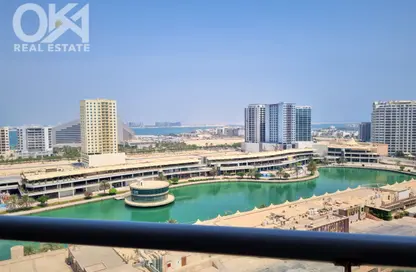 شقة - غرفة نوم - 2 حمامات للبيع في شارع أمواج - أمواج - المحرق