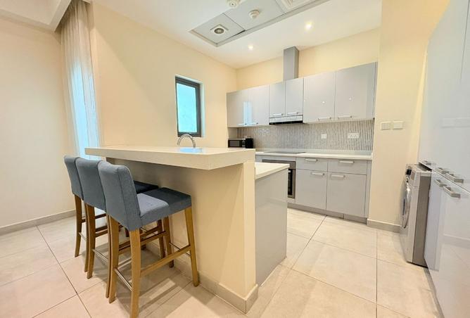 988868 - Property Image 2