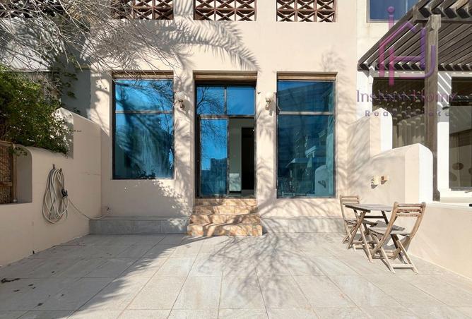 988422 - Property Image 2