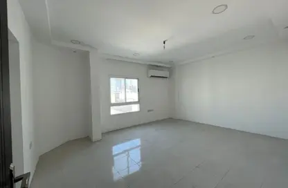 Office Space - Studio - 2 Bathrooms for rent in Sanabis - Manama - Capital Governorate